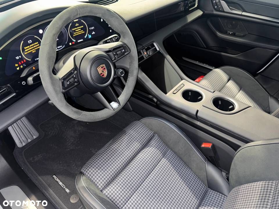 Porsche Taycan 105kWh 4 Performance Plus - 19
