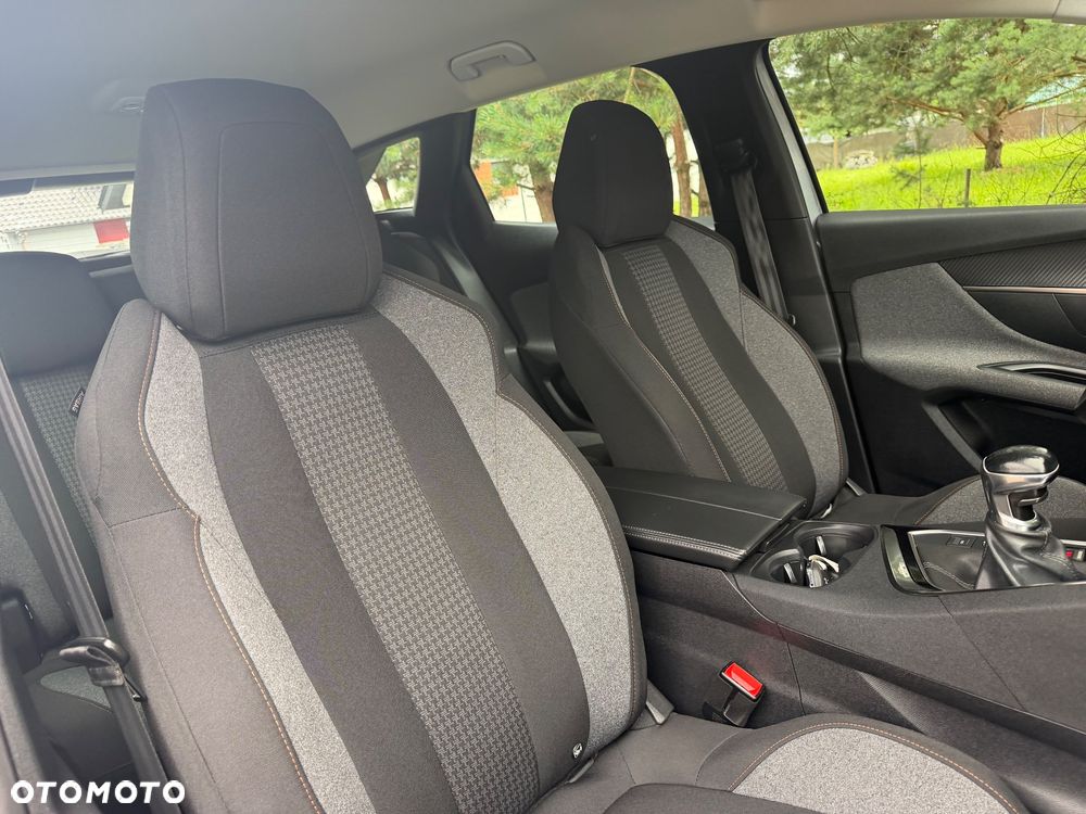 Peugeot 3008 1.5 BlueHDi Allure Pack S&S - 31