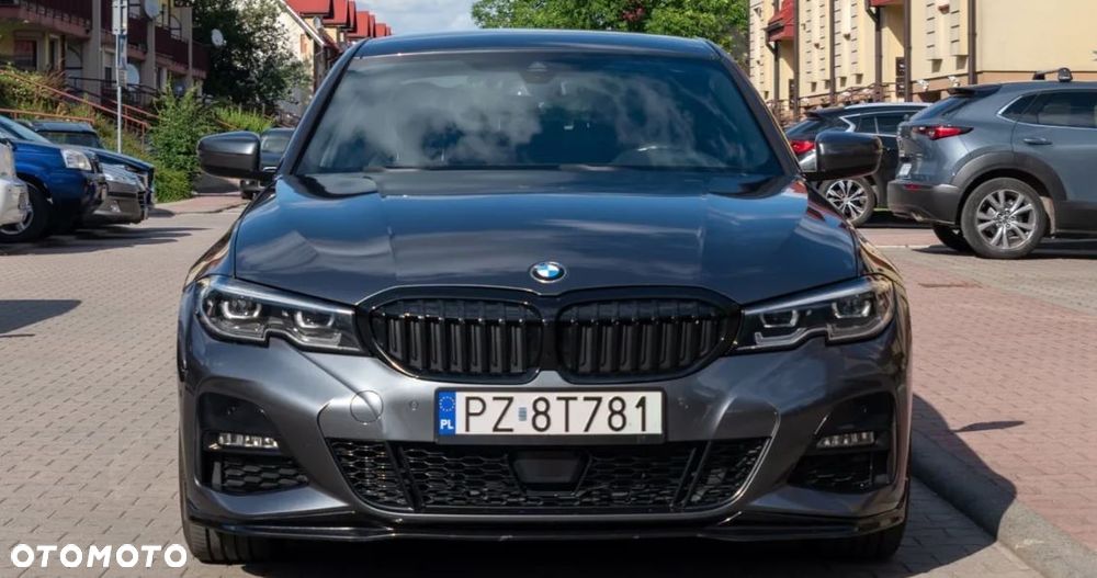 BMW Seria 3 330e M Sport - 1