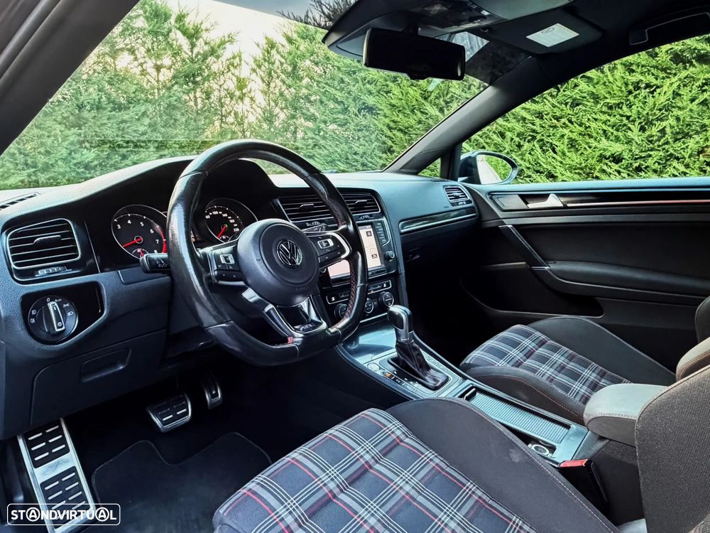 VW Golf GTI Performance BlueMotion DSG - 13