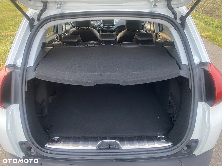 Peugeot 2008 PureTech 110 Stop&Start EAT6 GT-Line Edition - 28