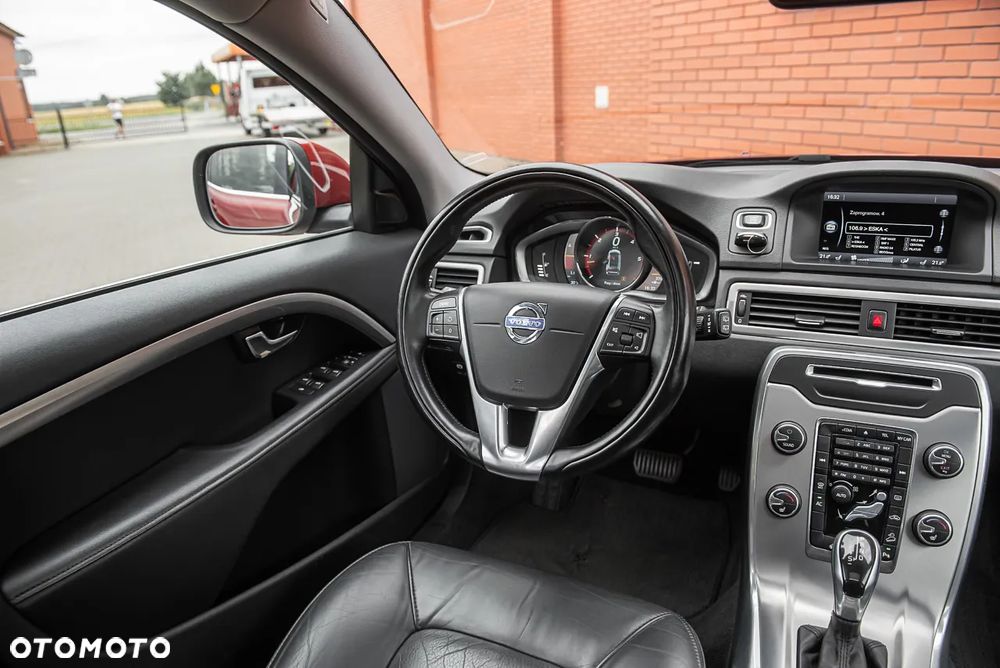 Volvo XC 70 D5 AWD Momentum - 29