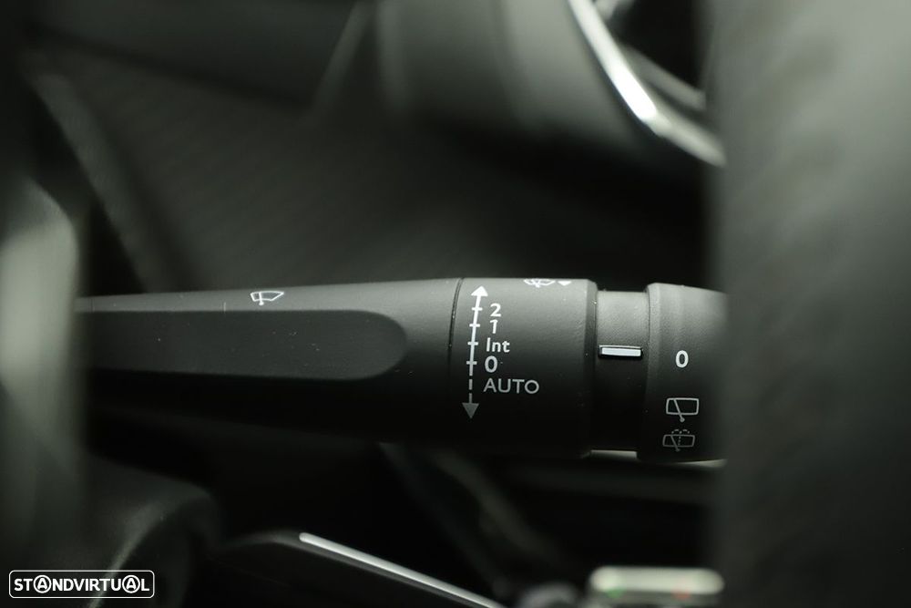 Peugeot 2008 1.2 PureTech Allure - 19