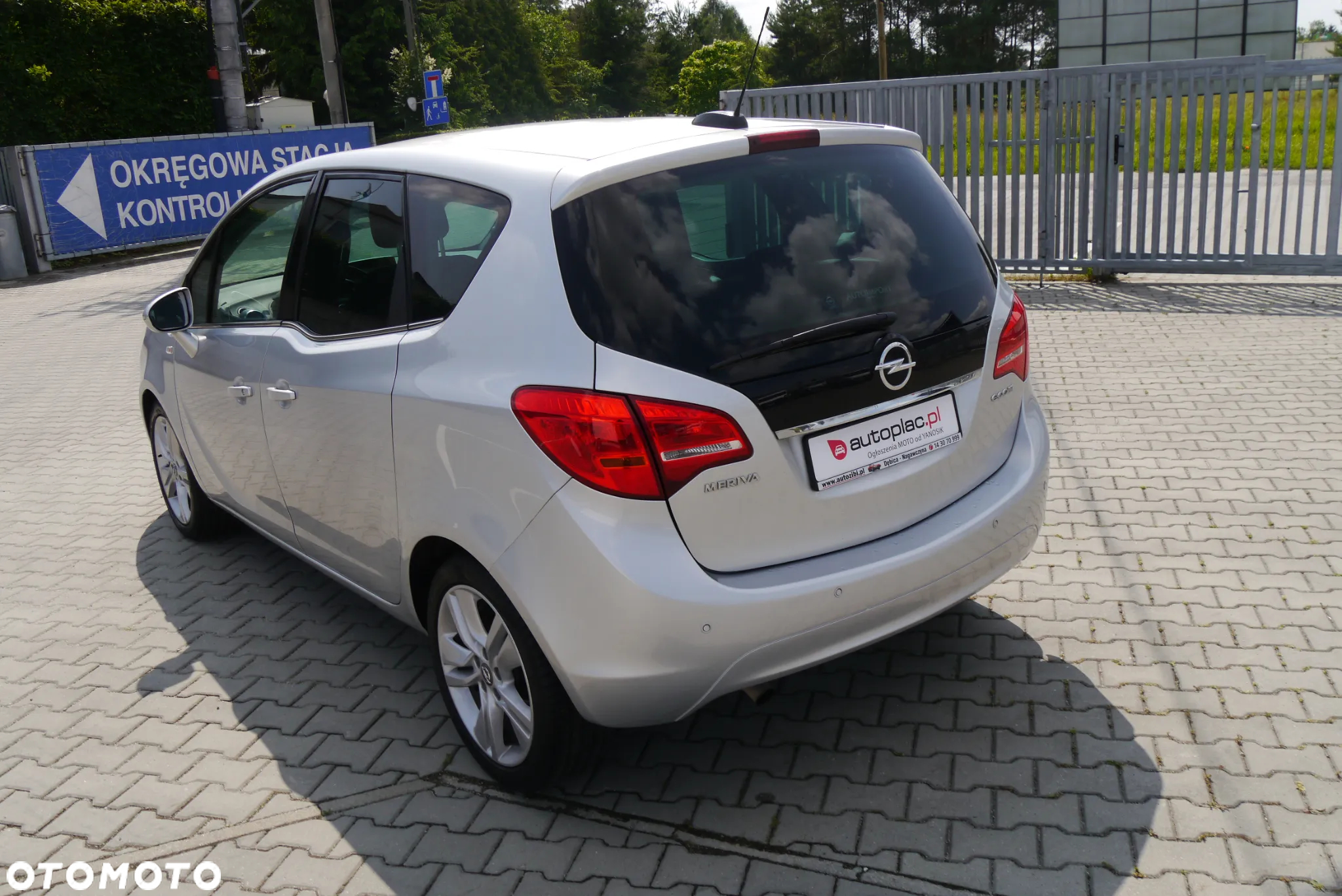 Opel Meriva 1.4 T Essentia S&S - 10