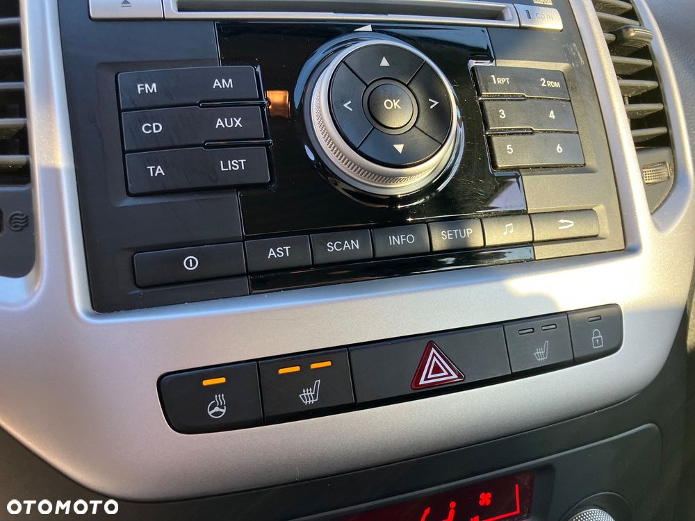 Kia Venga 1.4 CVVT ISG Dream Team Edition - 12