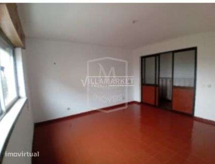 Apartamento T3 da banca inserido no 4º andar de um edifício situado em - Grande imagem: 5/10