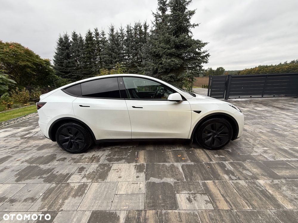 Tesla Y Long Range AWD - 3