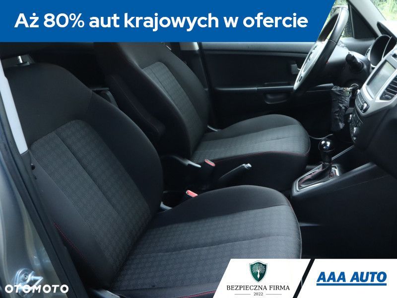 Kia Venga - 11