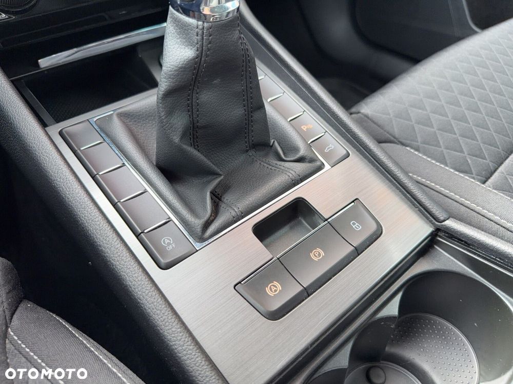 Skoda Superb 2.0 TDI SCR Ambition - 21