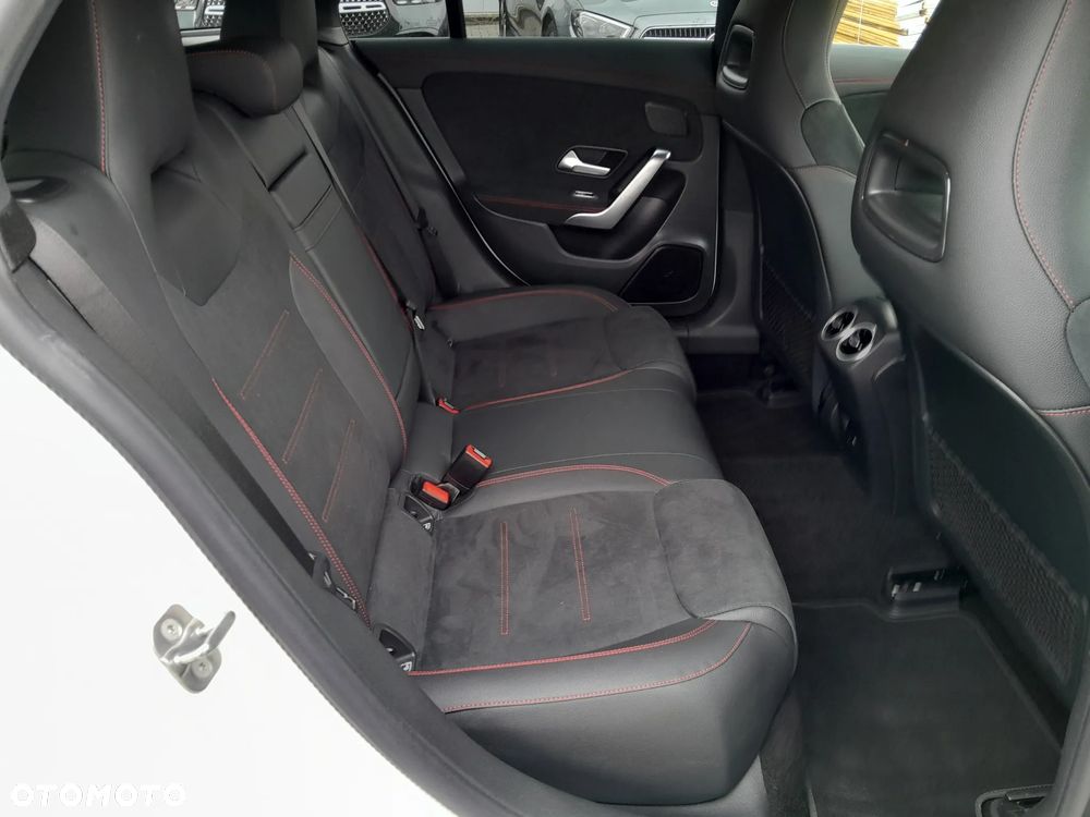 Mercedes-Benz CLA 200 AMG Line 7G-DCT - 18