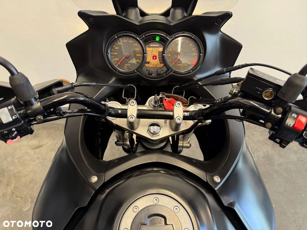 Suzuki V-STROM - 9
