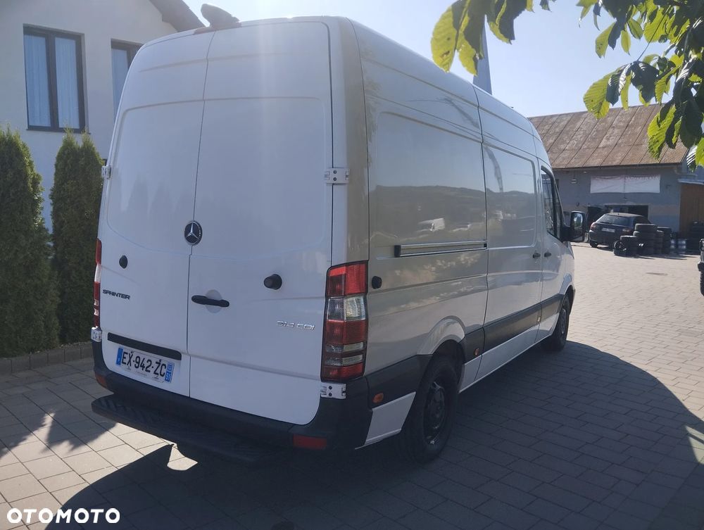 Mercedes-Benz Sprinter - 5