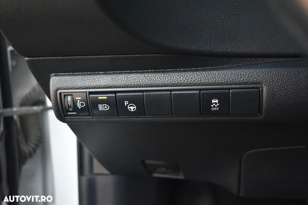 Toyota Corolla 1.8 HSD Eco - 13