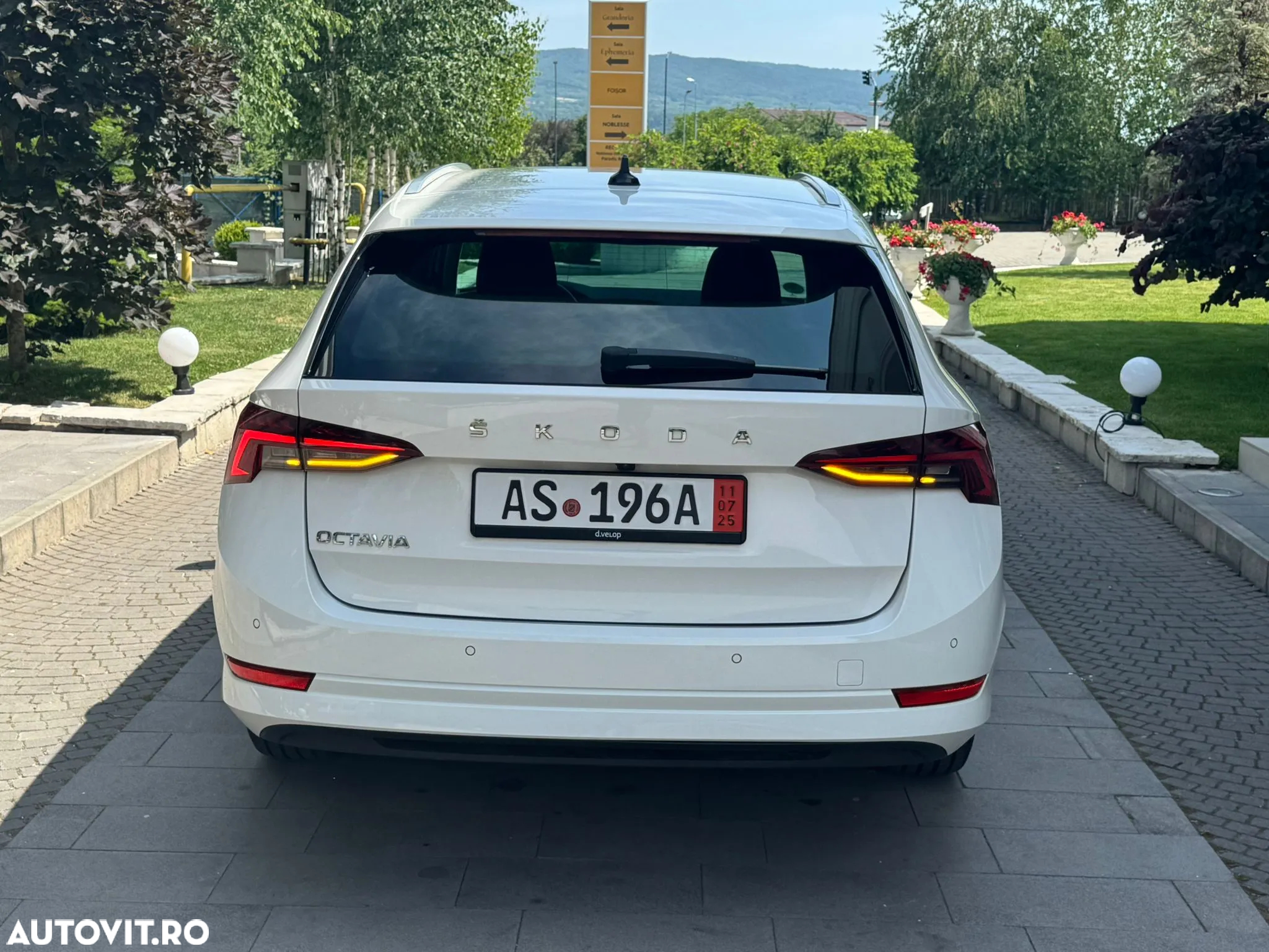 Skoda Octavia 2.0 TDI DSG Style - 25