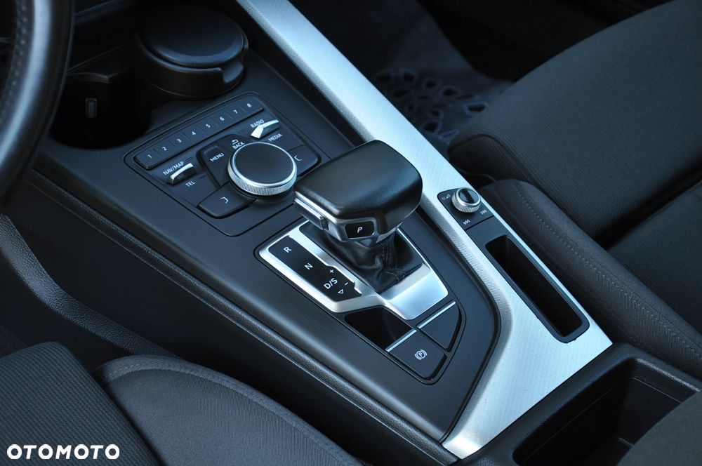 Audi A4 Avant 2.0 TDI ultra S tronic sport - 16