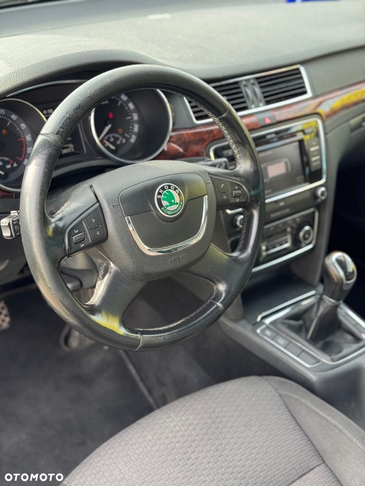 Skoda Superb 2.0 TDI Elegance - 11