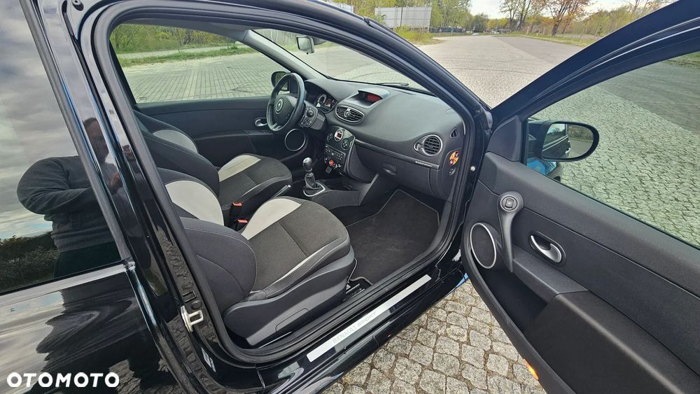Renault Clio 2.0 16V Sport - 15