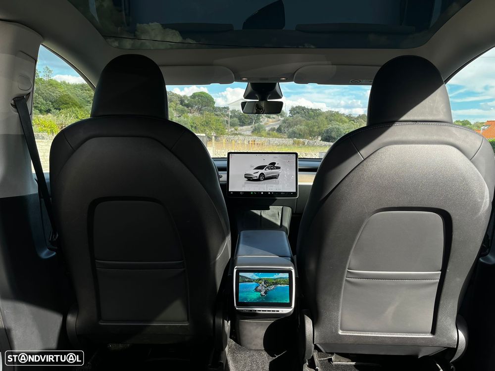 Tesla Model Y Standard RWD - 2