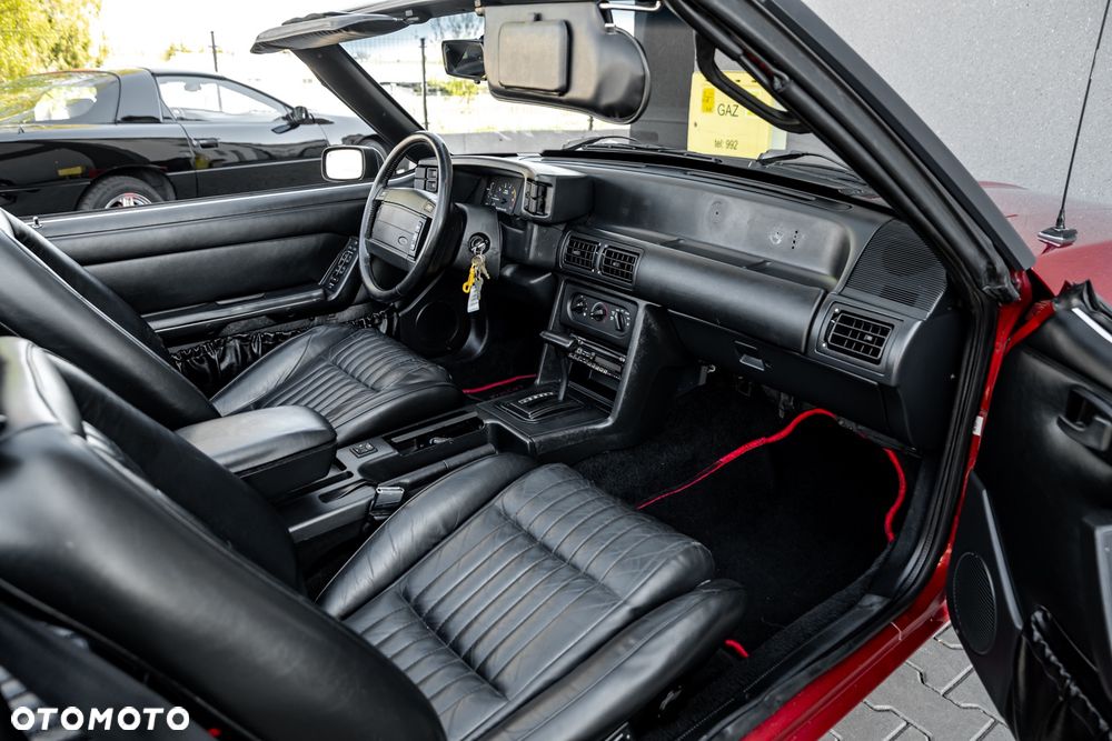 Ford Mustang 5.0 GT - 24