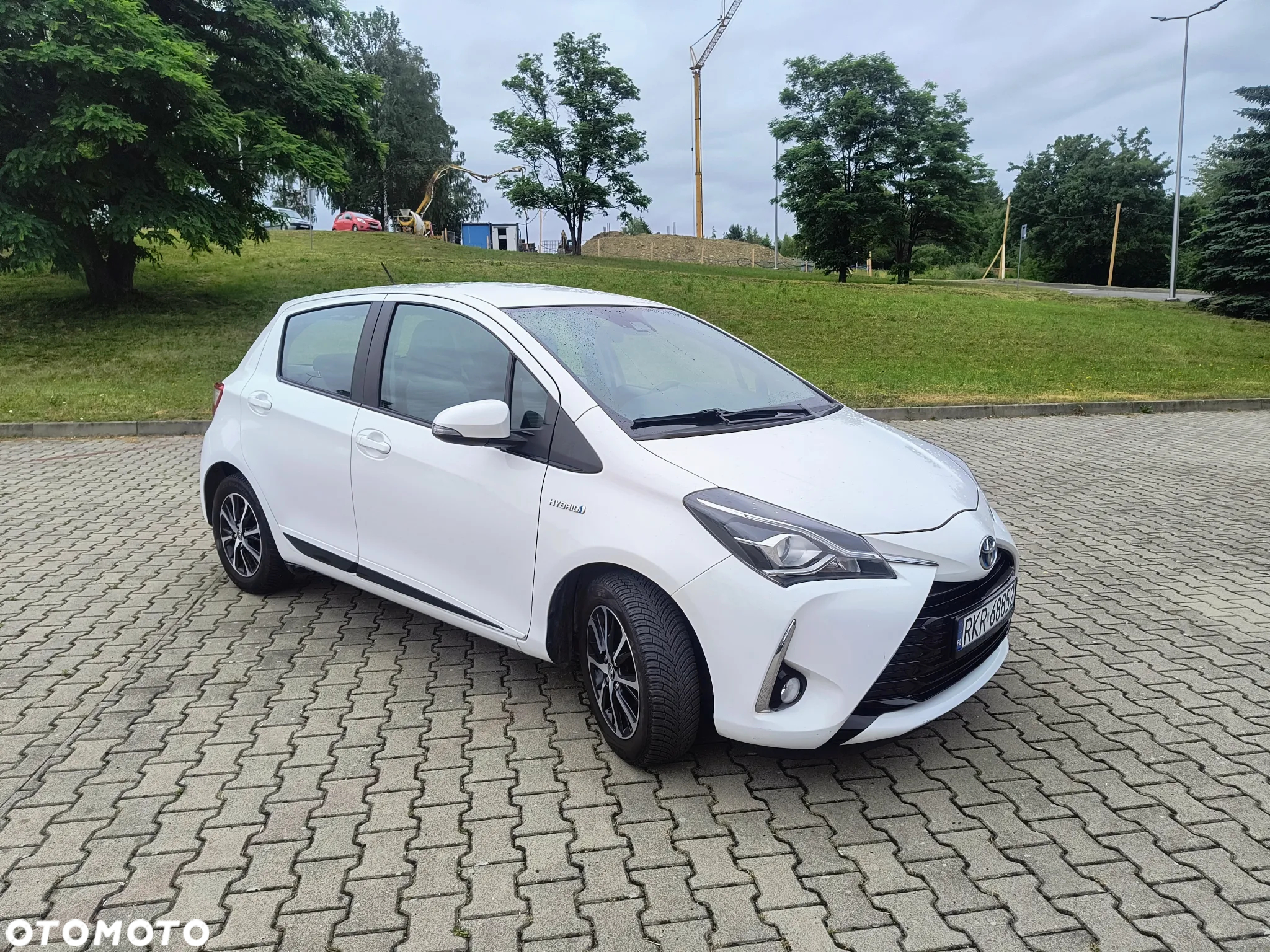 Toyota Yaris Hybrid 1.5 VVT-i Comfort - 4