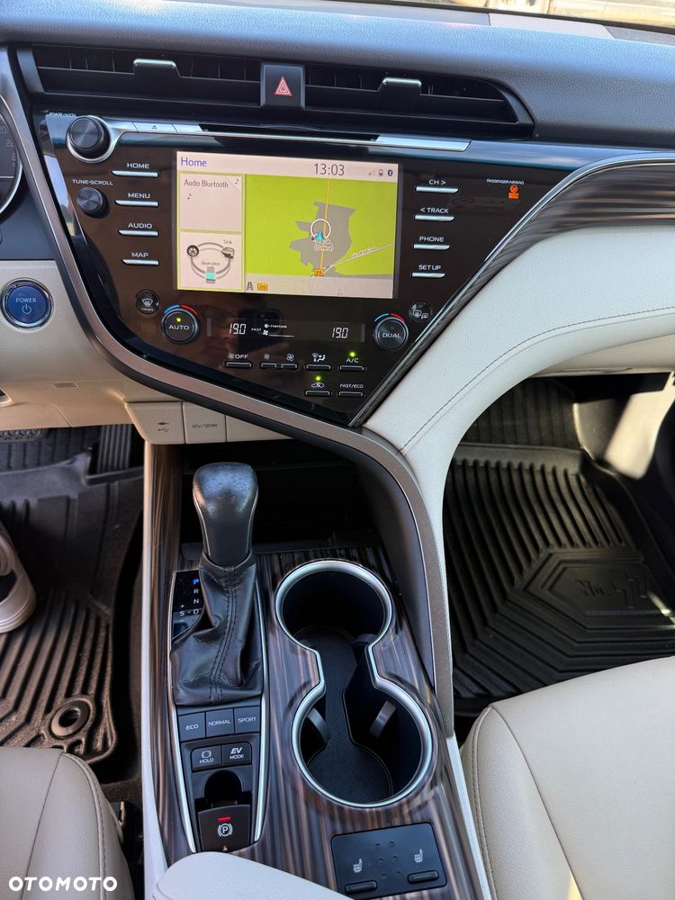 Toyota Camry 2.5 Hybrid Executive CVT - 11