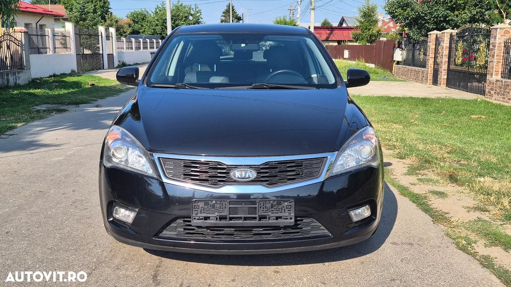 Kia Ceed 1.4 CVVT Dream-Team Edition - 9