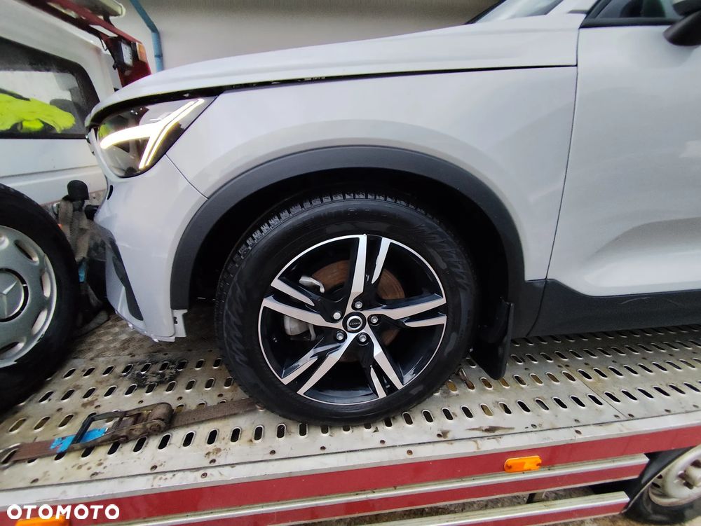 Volvo XC 40 B4 B DKG Plus Bright - 28