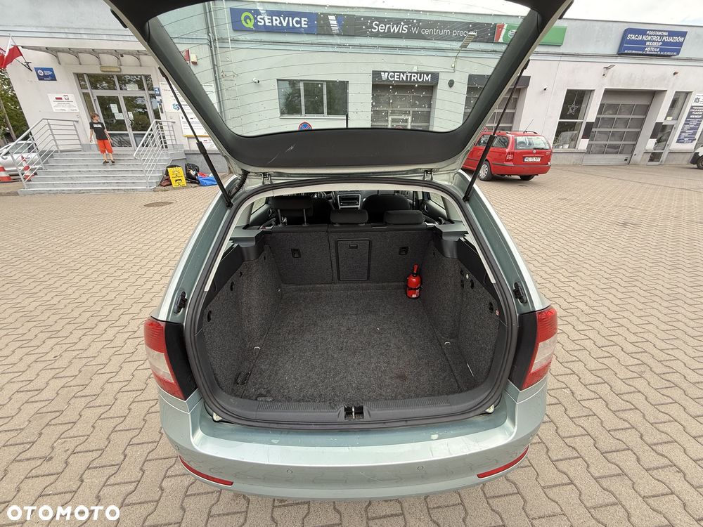 Skoda Octavia 1.6 TDI DPF Elegance - 10
