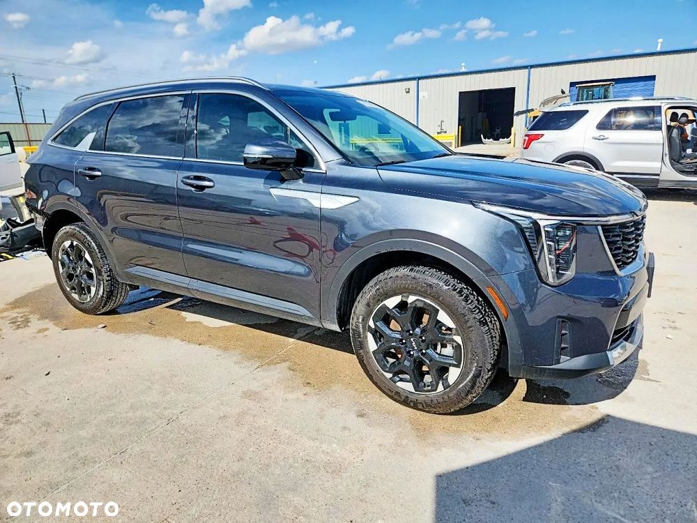 Kia Sorento - 4
