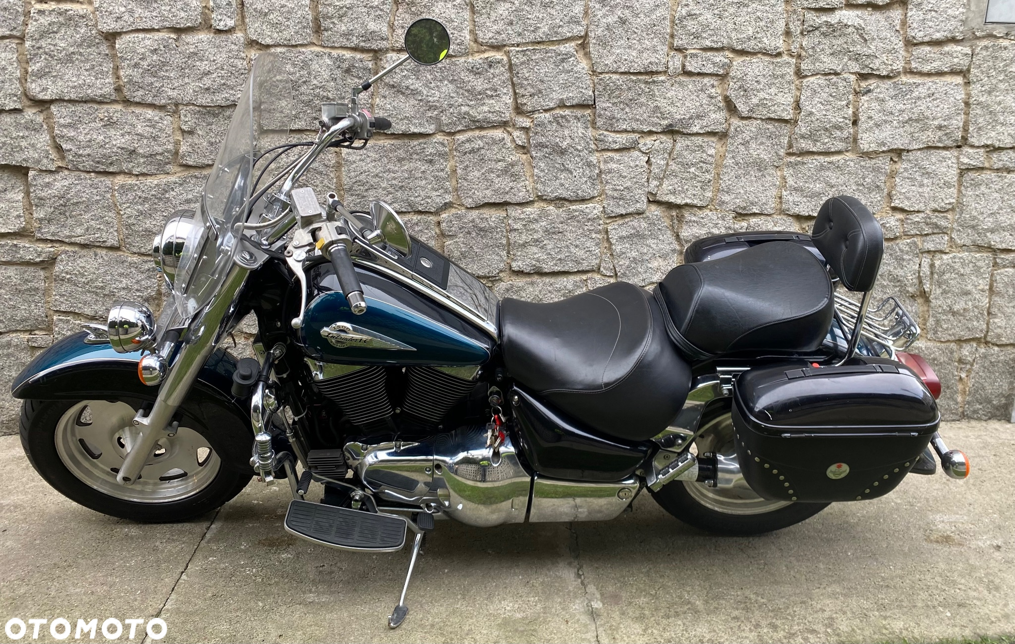 Suzuki Intruder - 12