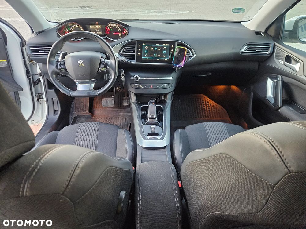 Peugeot 308 1.2 PureTech GPF Allure S&S EAT8 - 10