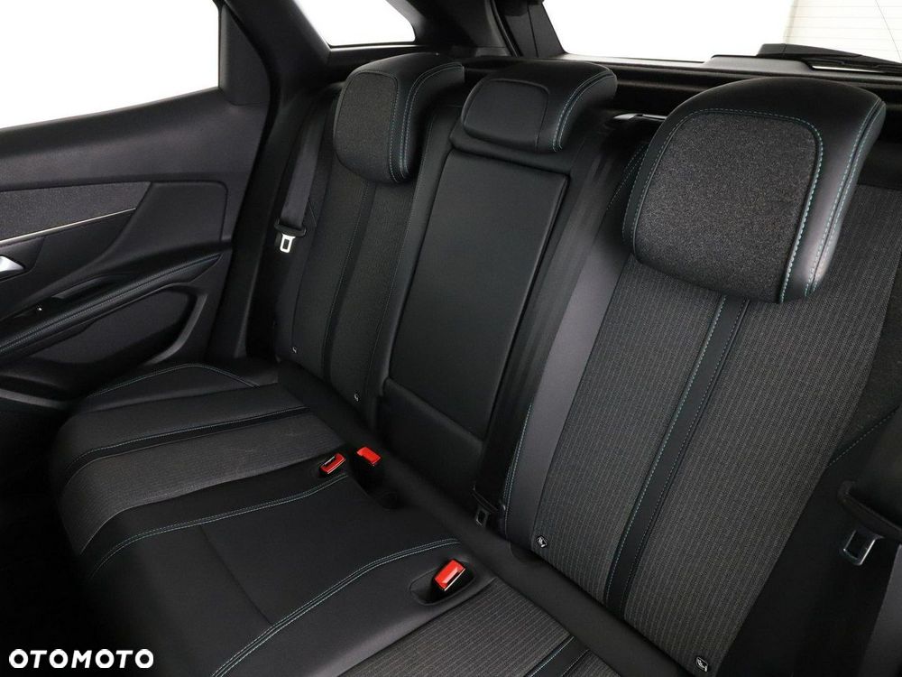 Peugeot 3008 Hybrid4 300 e-EAT8 Allure Pack - 18