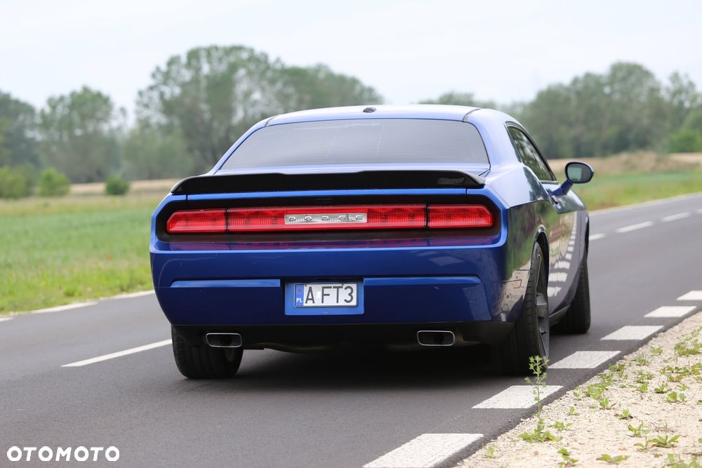 Dodge Challenger - 4