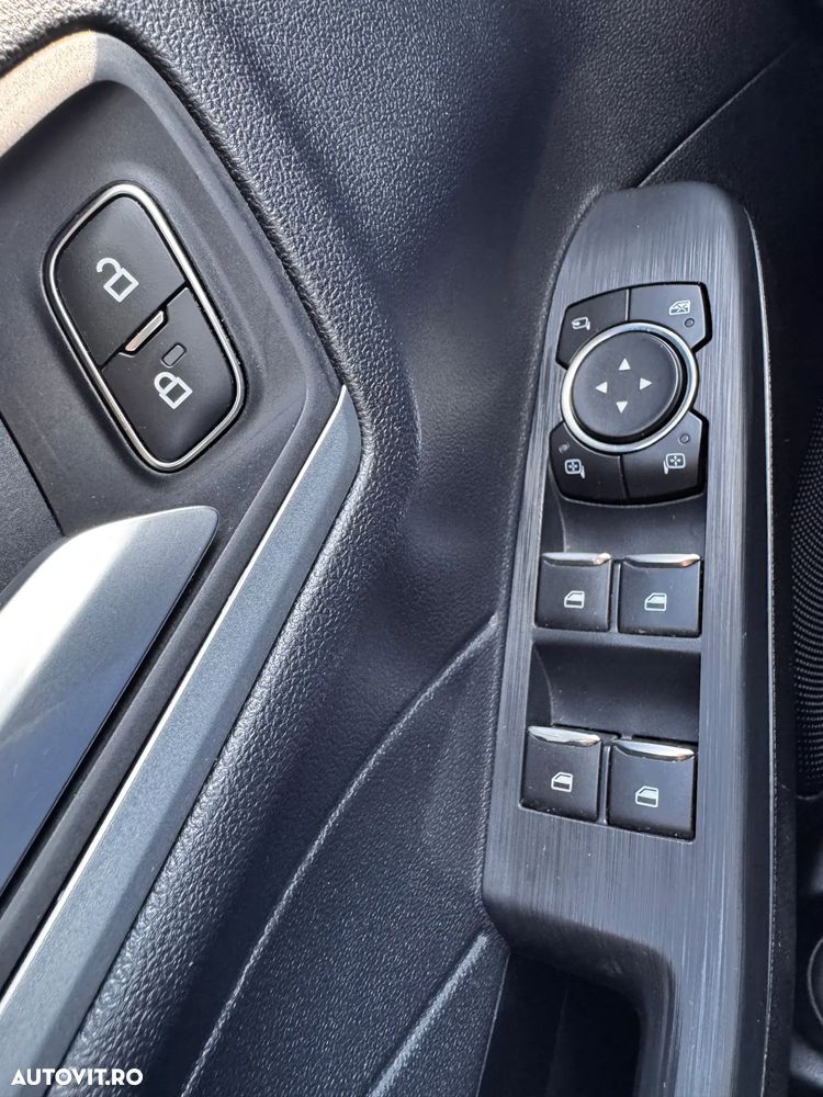 Ford Kuga - 24
