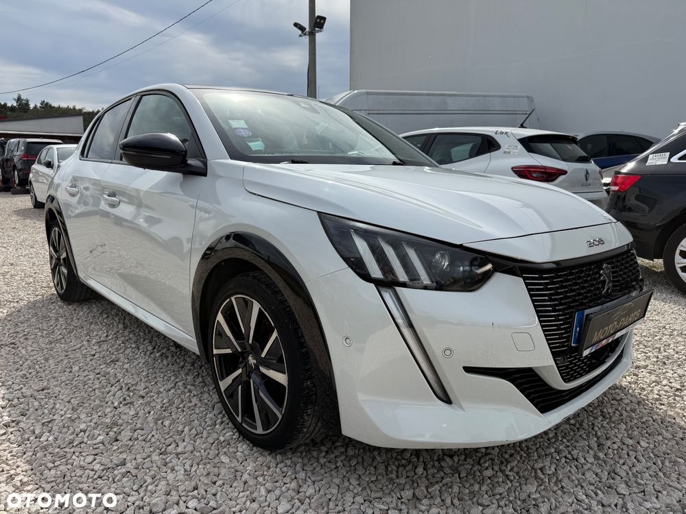 Peugeot 208 - 4