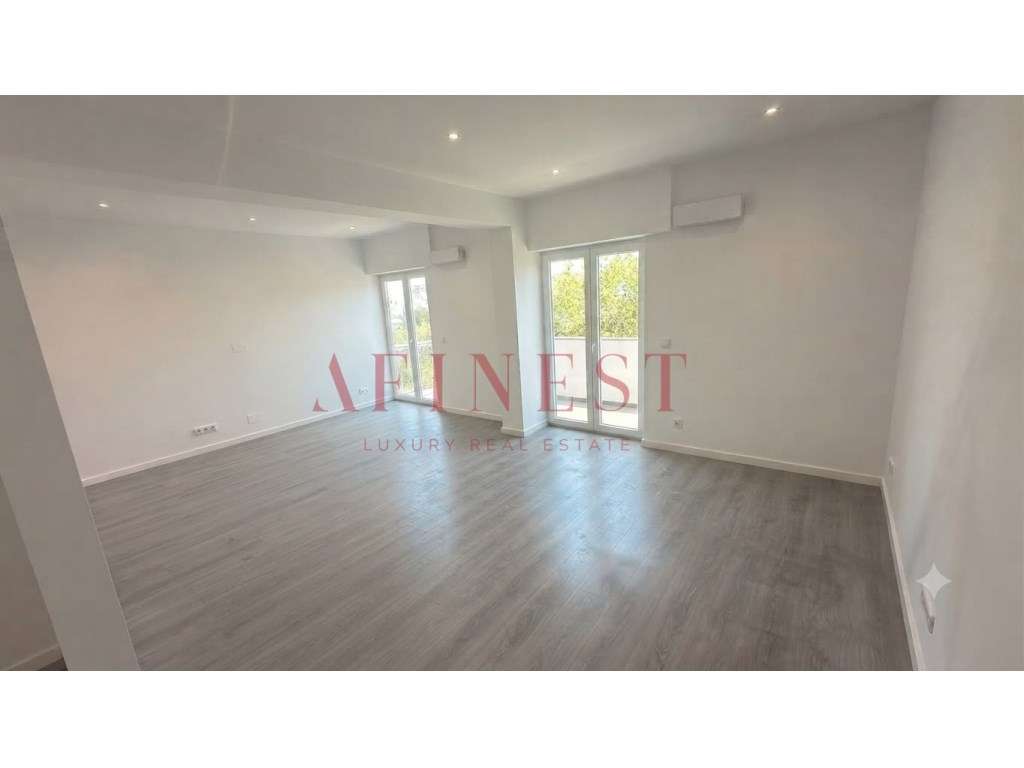 APARTAMENTO T3 AO PÉ DA PRAIA EM SÃO JOÃO DO ESTORIL - Grande imagem: 2/31