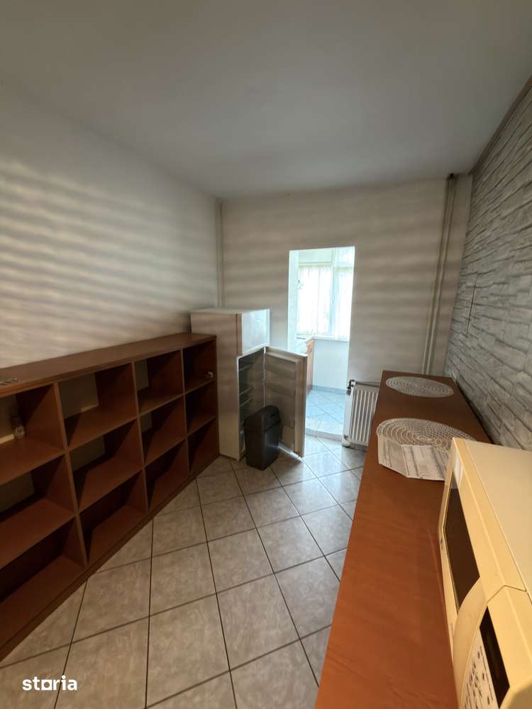 Apartament 2 camere etaj 2 zona Liceului Economic - Imagine principală: 3/12