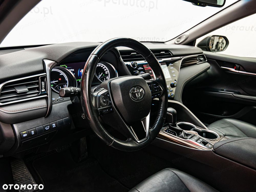 Toyota Camry 2.5 Hybrid Executive CVT - 12