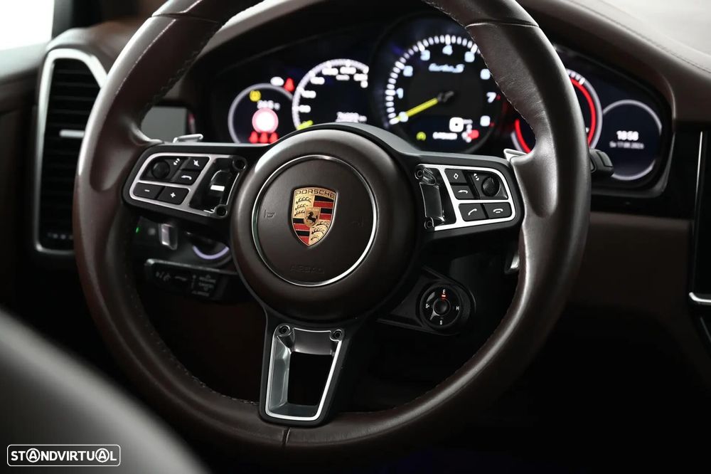 Porsche Cayenne Turbo S E-Hybrid - 16