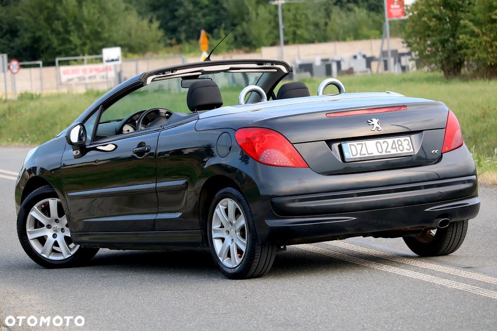 Peugeot 207 CC - 24