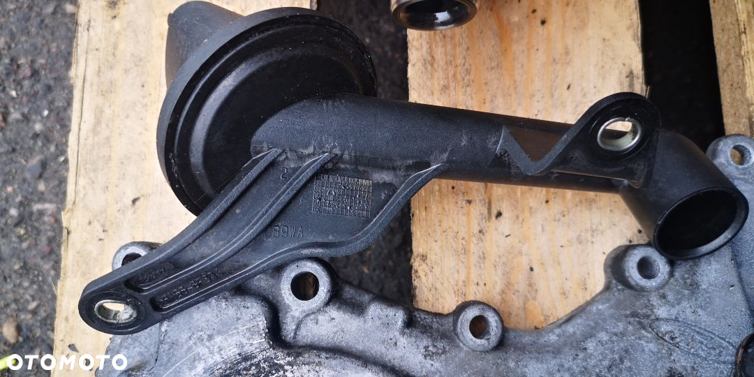 Głowica pokrywa smok wał korbowy Ford 1.8 tdci - 16