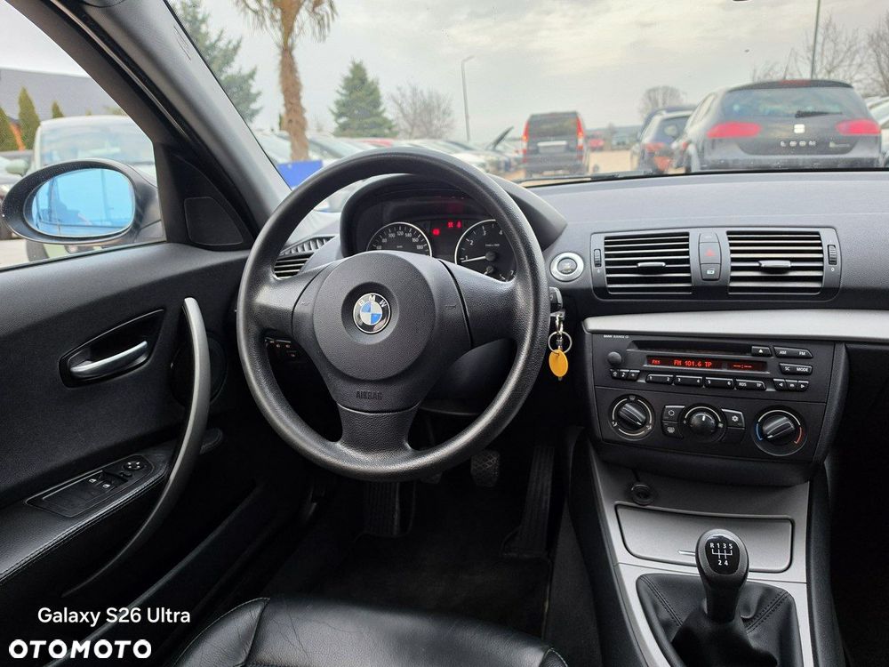 BMW Seria 1 116i - 38