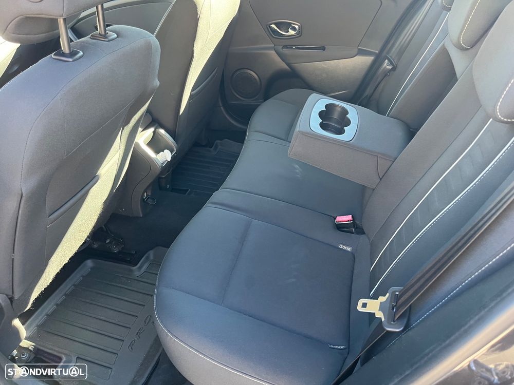 Renault Mégane Sport Tourer 1.5 dCi Dynamique S SS - 8