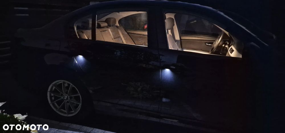 BMW Seria 3 318i - 22