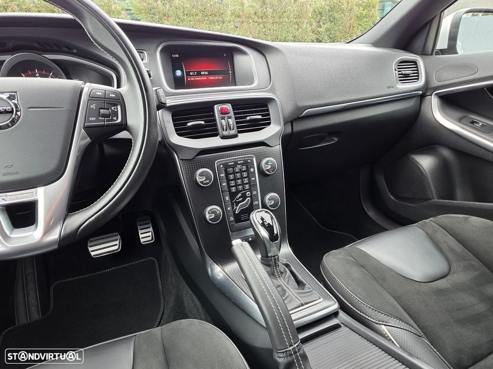 Volvo V40 1.5 T3 Sport Edition R Geartronic - 25