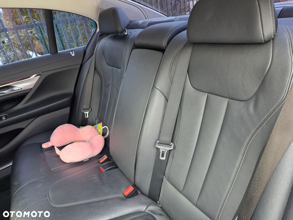 BMW Seria 7 740Li - 23