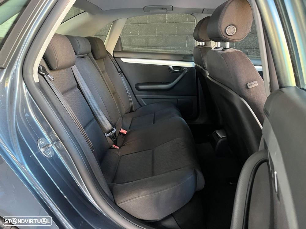 Audi A4 2.0 TDI S-line - 10