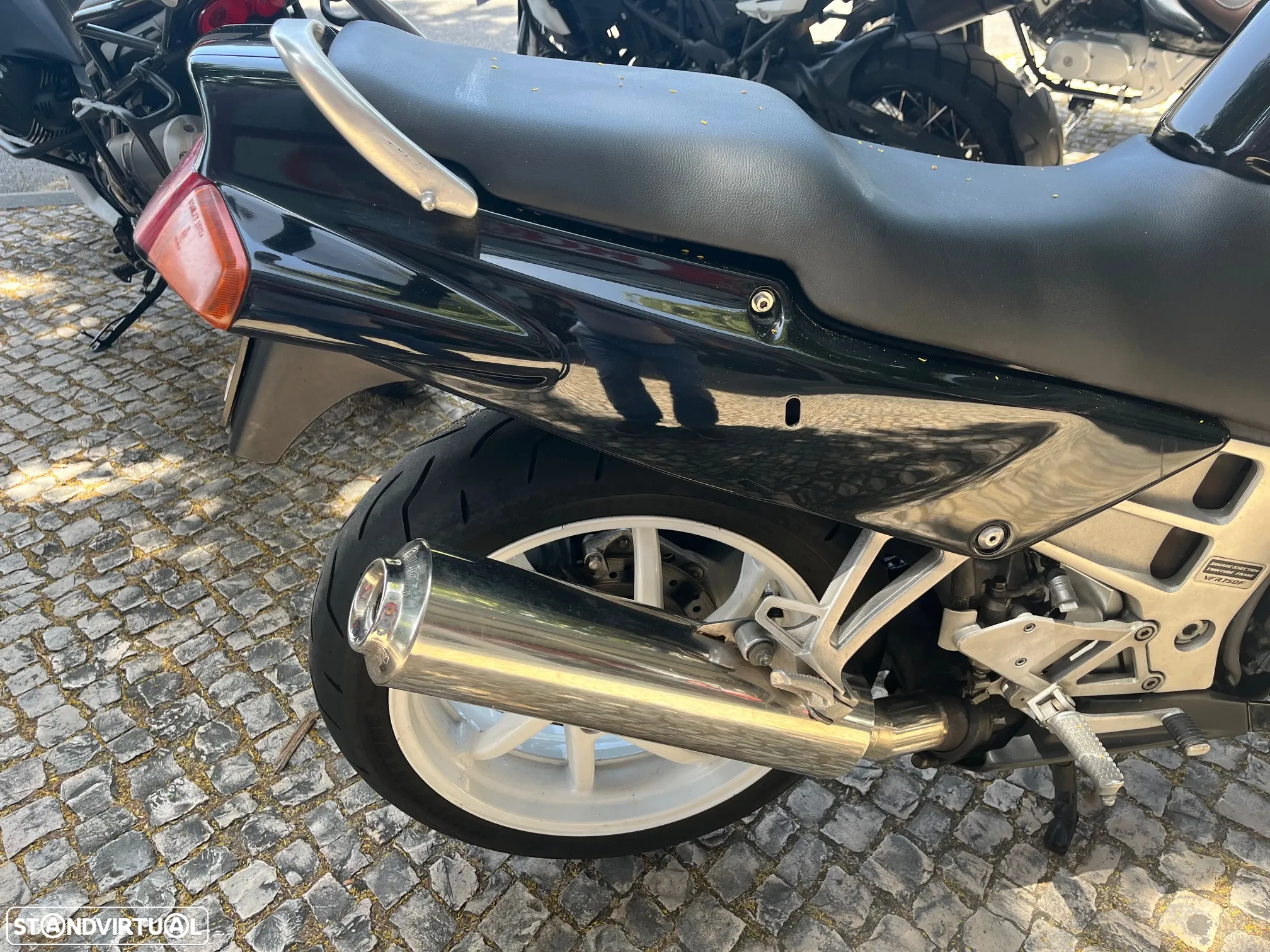 Honda VFR 750 F - 13