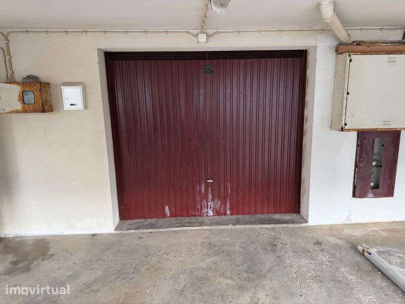 Arrenda-se garage com estacionamento - Grande imagem: 4/4