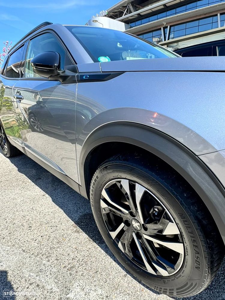 Peugeot e-2008 Allure - 14